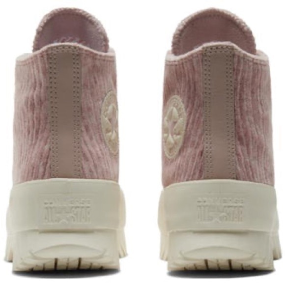 NEW Converse CTAS
Lugged 2.0 Hi Corduroy
Platform, MENS
Sneaker Size 9.5‎ - Picture 4 of 14